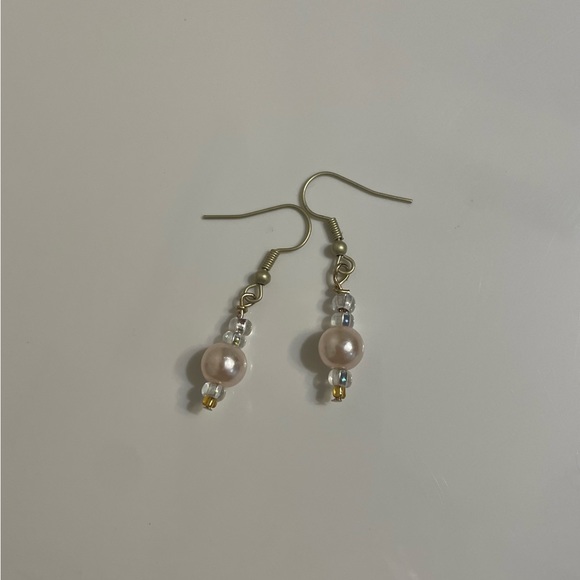 Beaded Pearl drop earrings: Nicknamed <The Evi Earring> - Picture 3 of 4